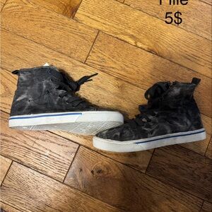 Kids High-Top Sneakers - Black